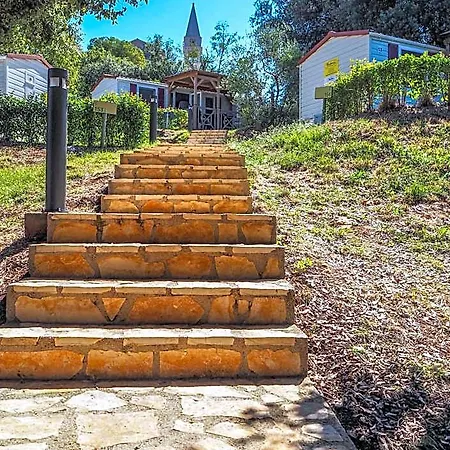 Victoria Mobilehome In منتزه العطل فيرسار