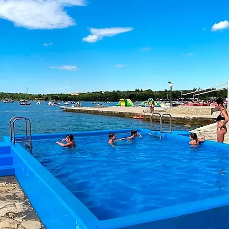 منتزه العطل Victoria Mobilehome In 3*